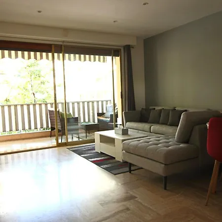 Air-conditioned Of 90 M2 Only 200 Meters Away From The Croisette *
