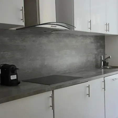 Air-conditioned Of 90 M2 Only 200 Meters Away From The Croisette Appartamento Cannes