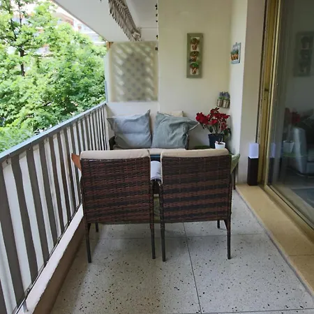 Air-conditioned Of 90 M2 Only 200 Meters Away From The Croisette Appartamento *