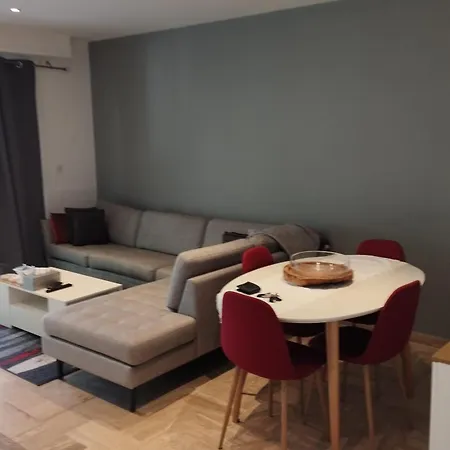 Air-conditioned Of 90 M2 Only 200 Meters Away From The Croisette *
