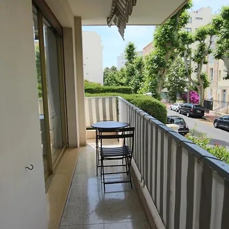 Air-conditioned Of 90 M2 Only 200 Meters Away From The Croisette *