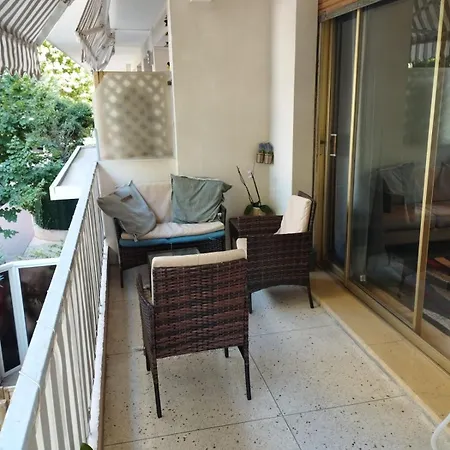 Air-conditioned Of 90 M2 Only 200 Meters Away From The Croisette Appartamento *