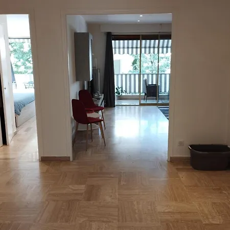 Air-conditioned Of 90 M2 Only 200 Meters Away From The Croisette